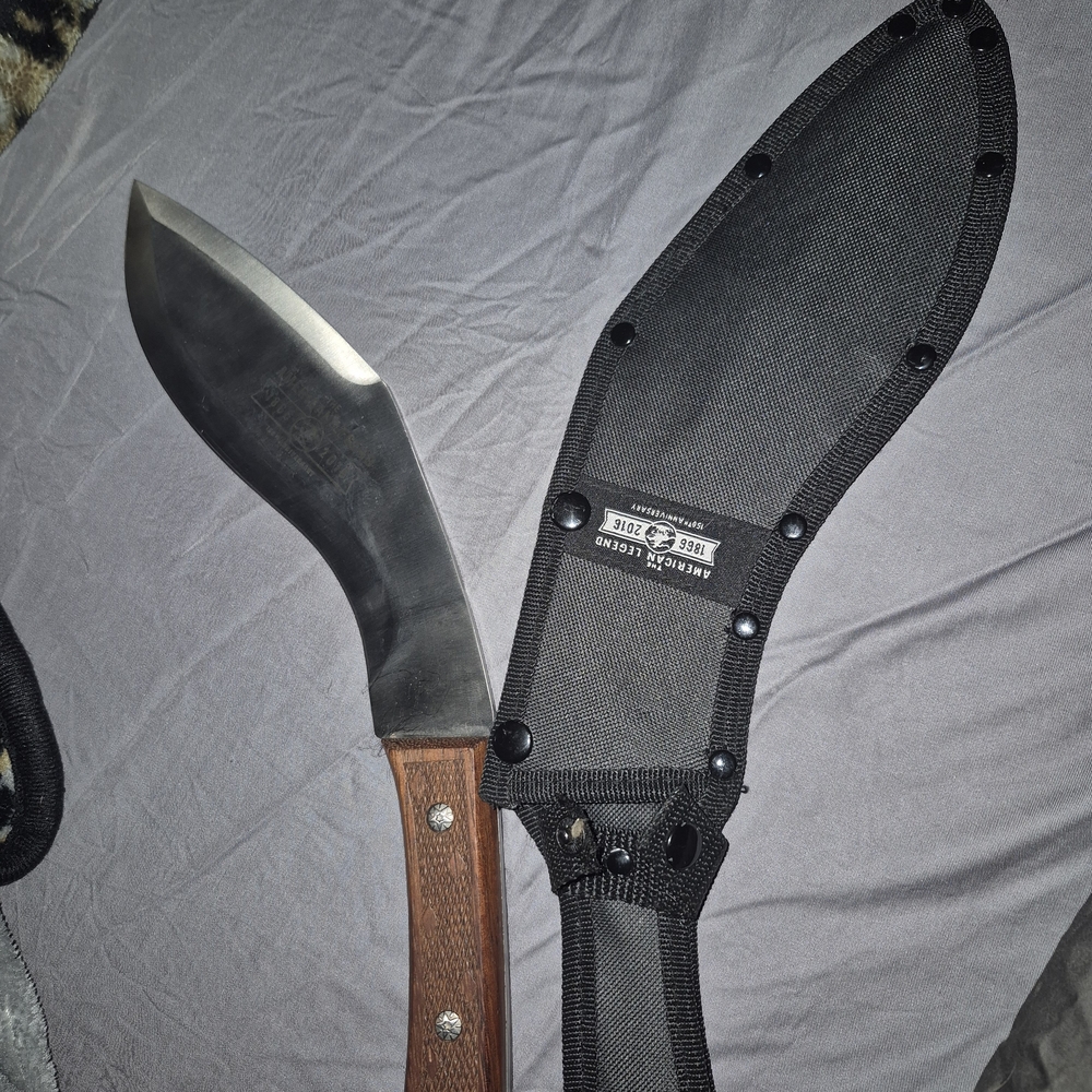 Premium Men's Curved Knife with Sheath - Black and Brown